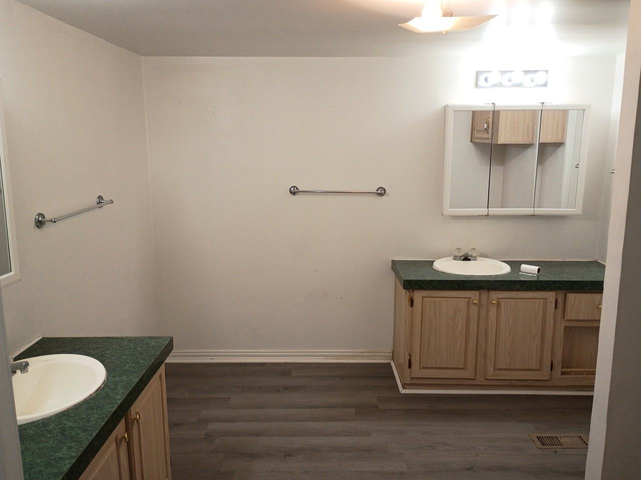 206 5th Ave - Photo 5 of 14