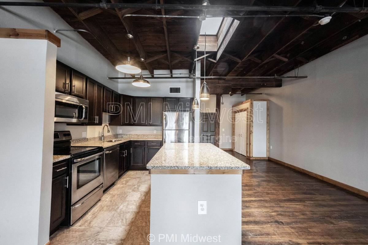 501 Madison Avenue #305 - Photo 3 of 10