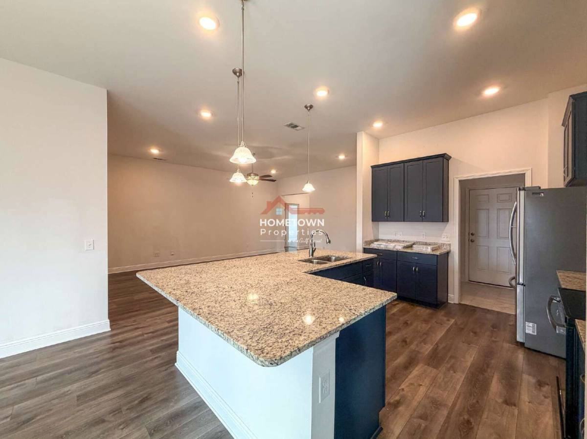 5738 Dunridge Dr - Photo 3 of 10