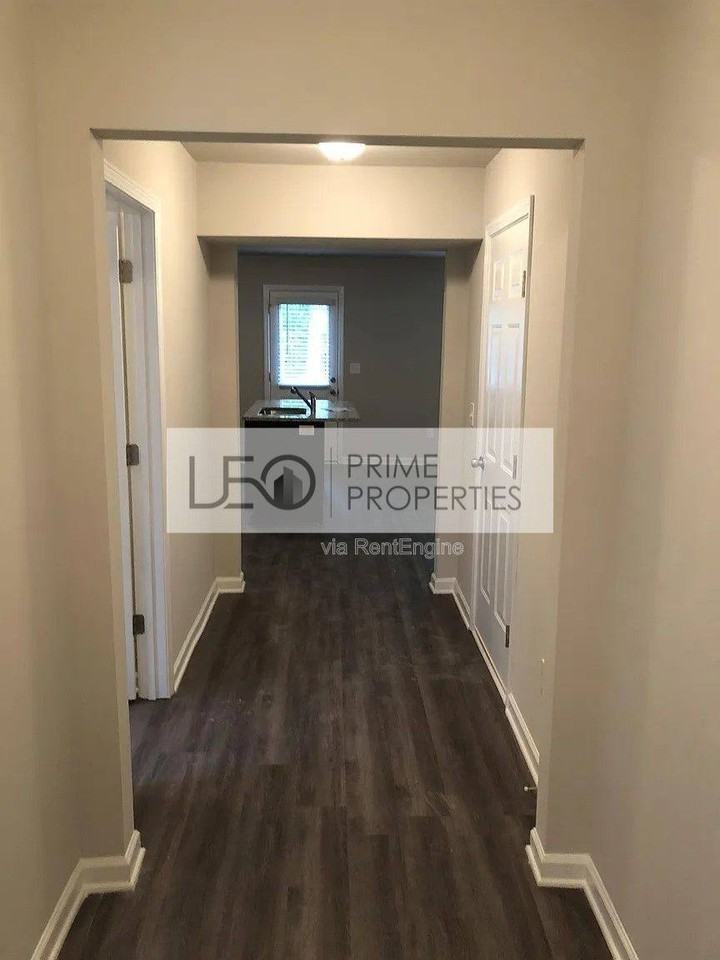 1155 Oak Hollow Ln - Photo 3 of 10