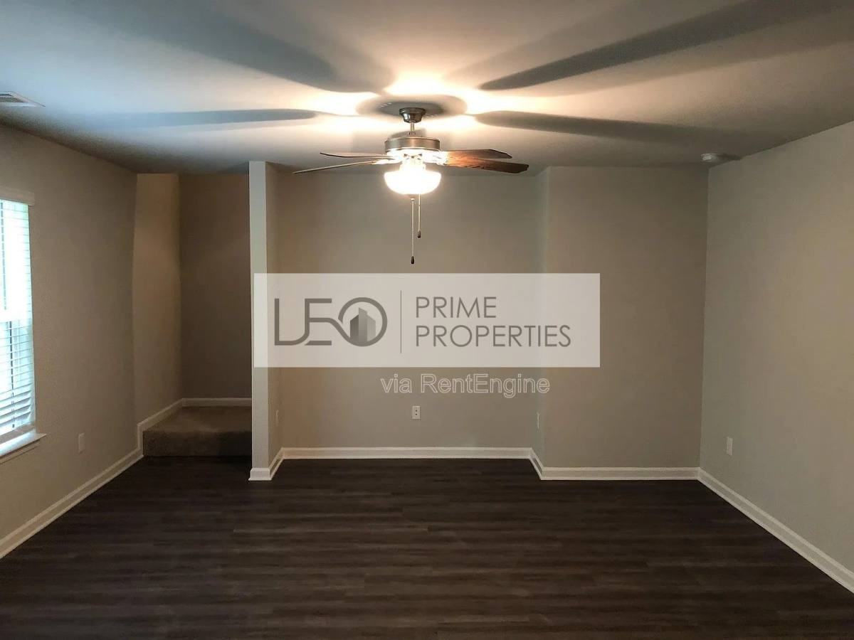 1155 Oak Hollow Ln - Photo 4 of 10