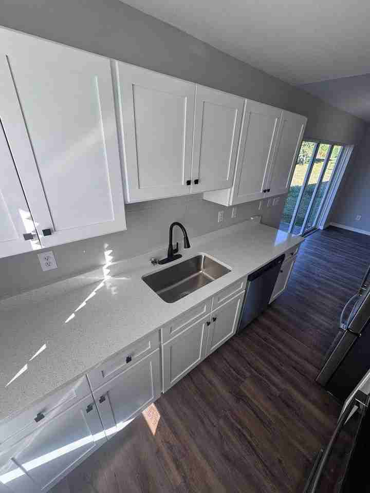 338 Harold Ave S - Photo 2 of 10