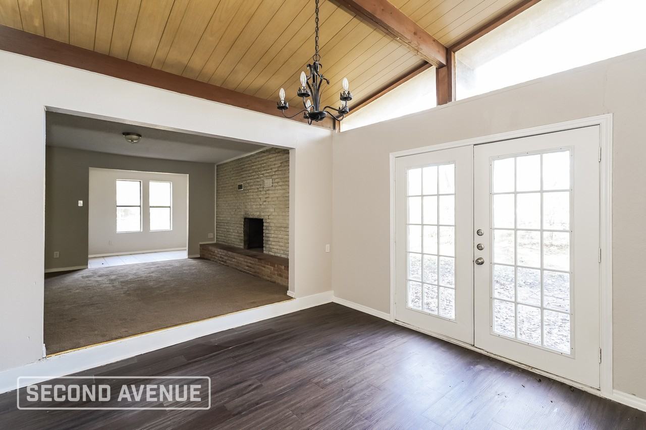 5824 Fursman Avenue - Photo 4 of 26