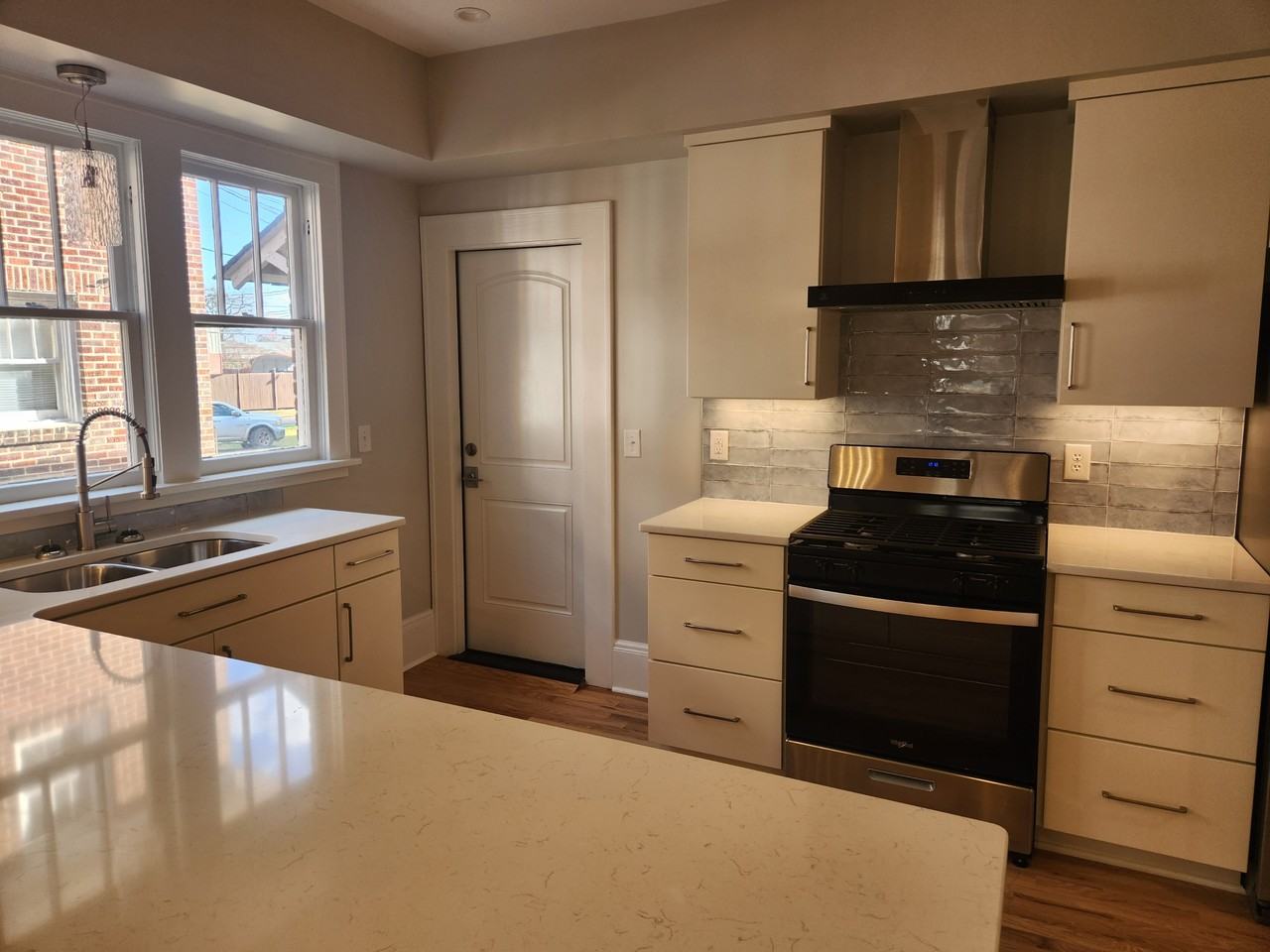 411 Magazine St #1 - Photo 7 of 20