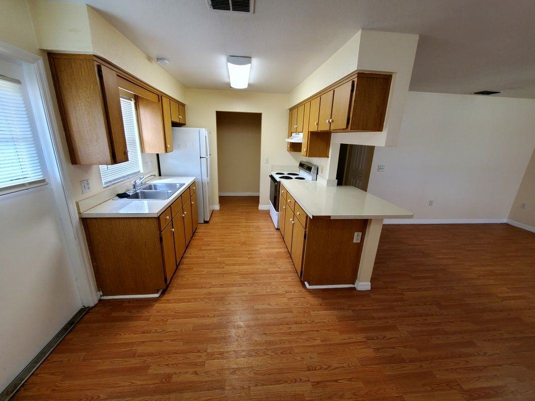 1022 Church St - Photo 3 of 12