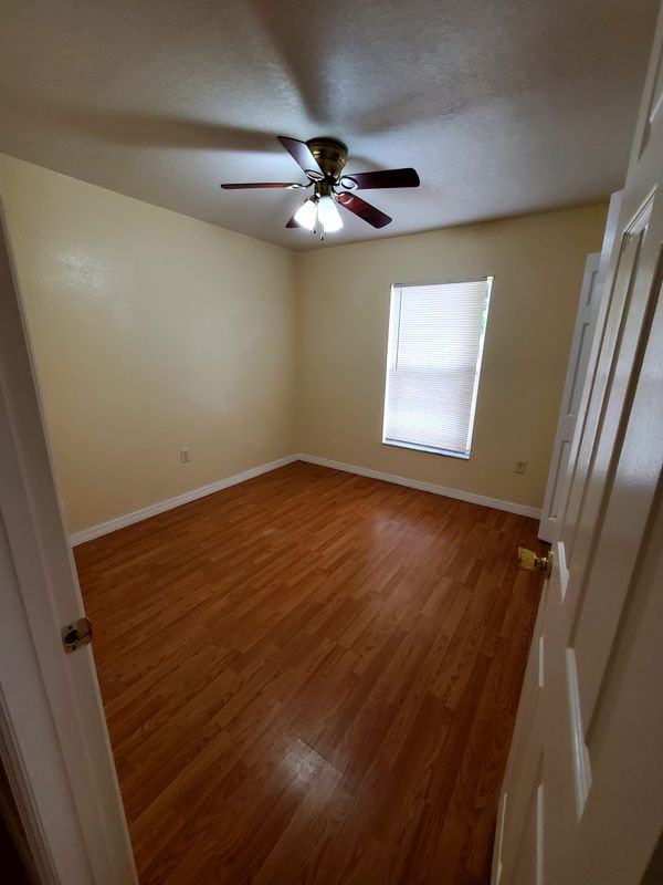 1022 Church St - Photo 5 of 12