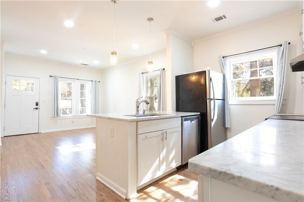 183 Burbank Drive Southwest - Photo 3 of 24