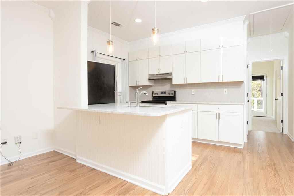 183 Burbank Drive Southwest - Photo 5 of 24