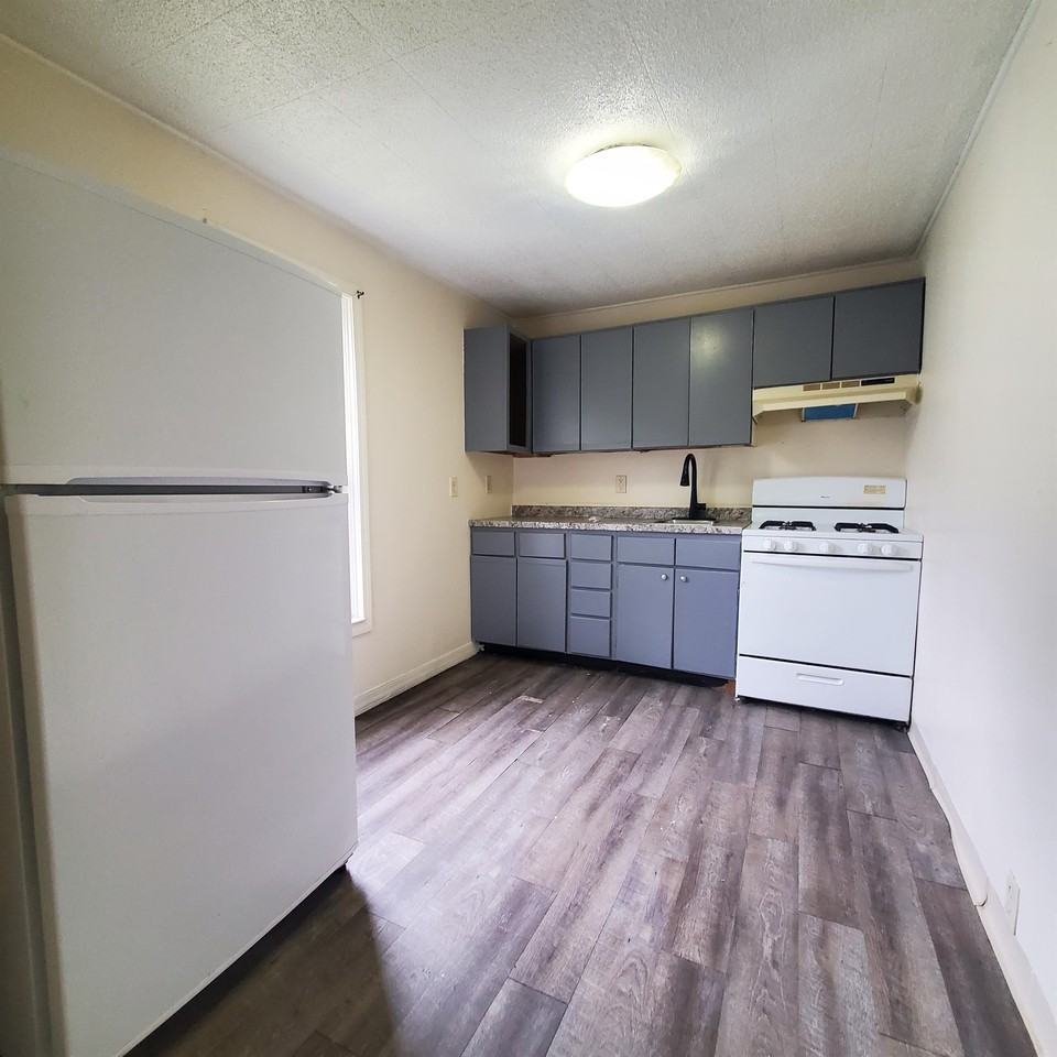 817 S Elm Ave #2 - Photo 5 of 10