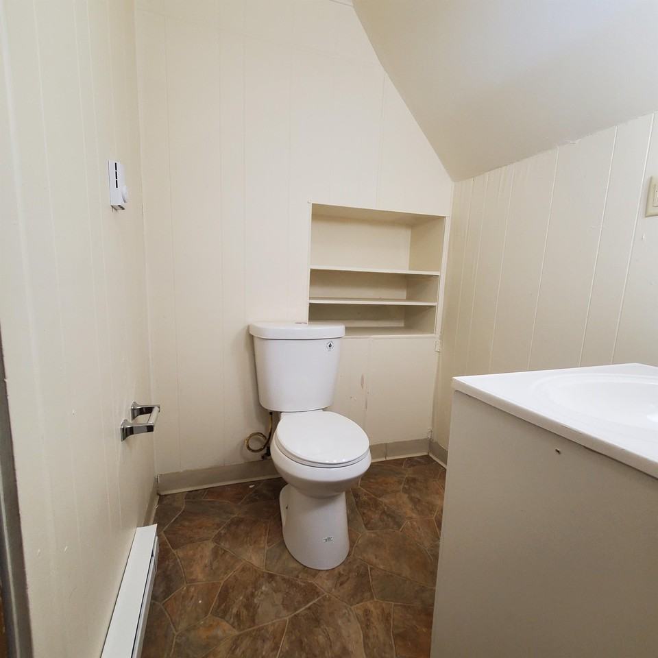 817 S Elm Ave #2 - Photo 4 of 10