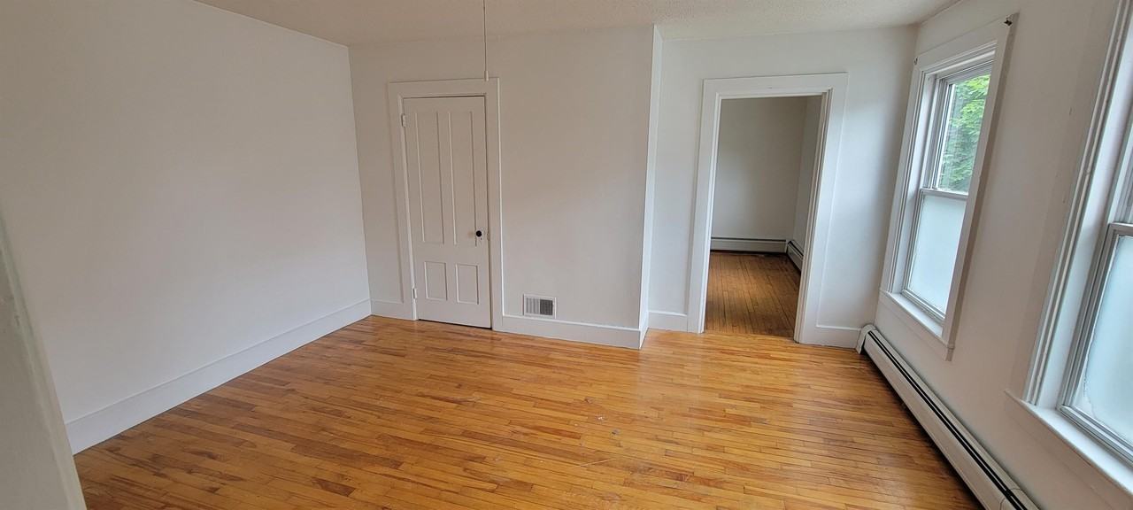 87B 1st St - Photo 5 of 15