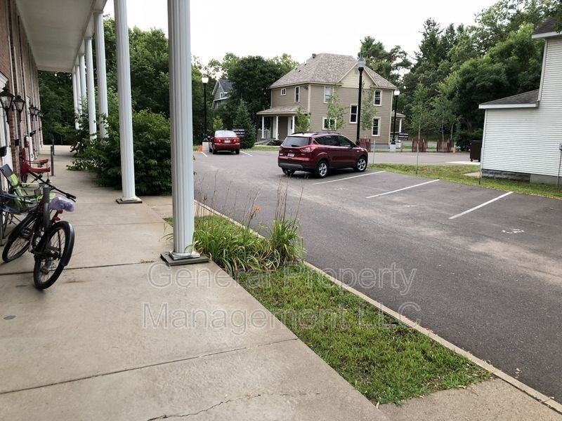 1215 State St Apt 5 - Photo 2 of 17