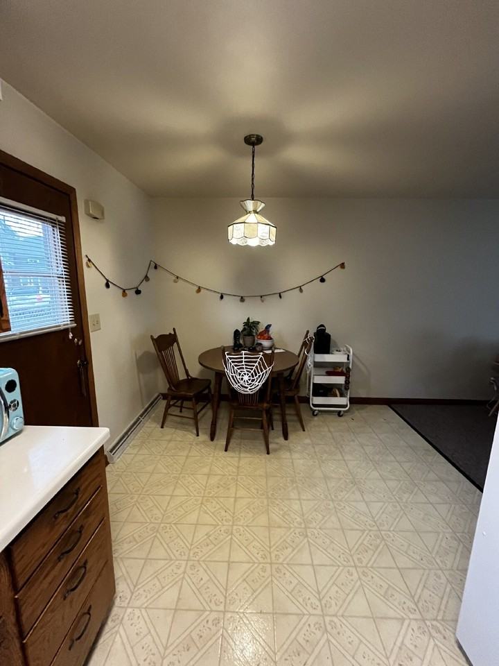 1215 State St Apt 5 - Photo 4 of 17