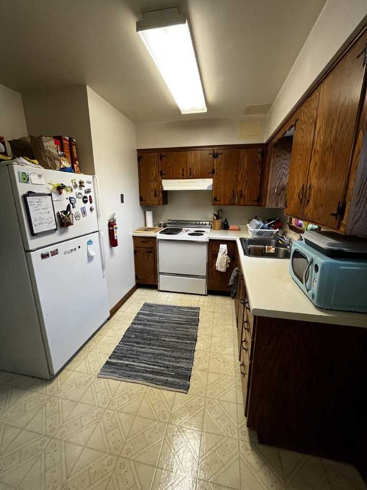 1215 State St Apt 5 - Photo 5 of 17