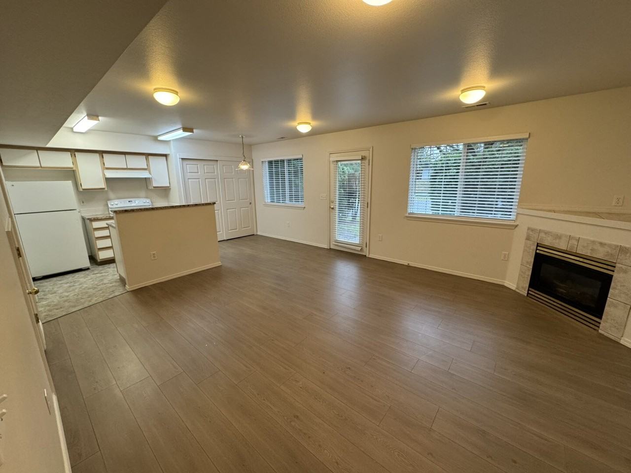 3052 Sw Corbeth Ln - Photo 5 of 17