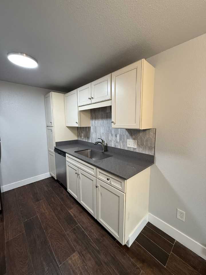 5011 157th Avenue Ct E Apt C - Photo 7 of 21