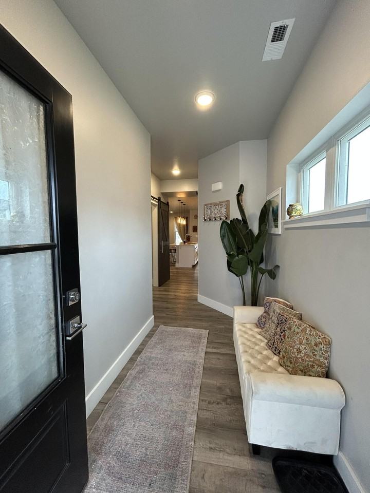 1312 Fozzie Ln #C - Photo 4 of 34