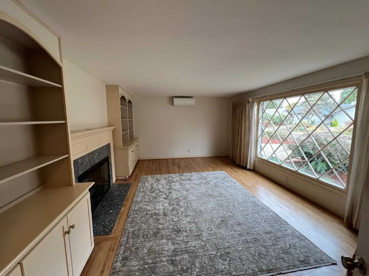 596 Roan Dr - Photo 4 of 20