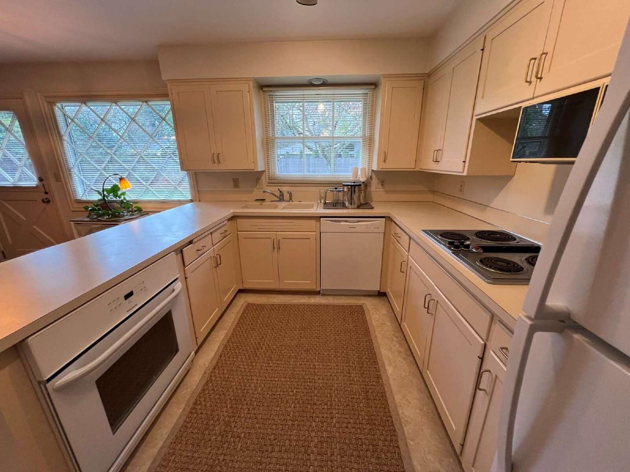 596 Roan Dr - Photo 7 of 20