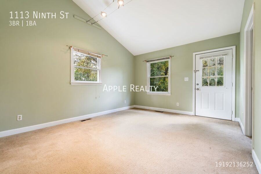 1113 9th Street - Photo 7 of 12