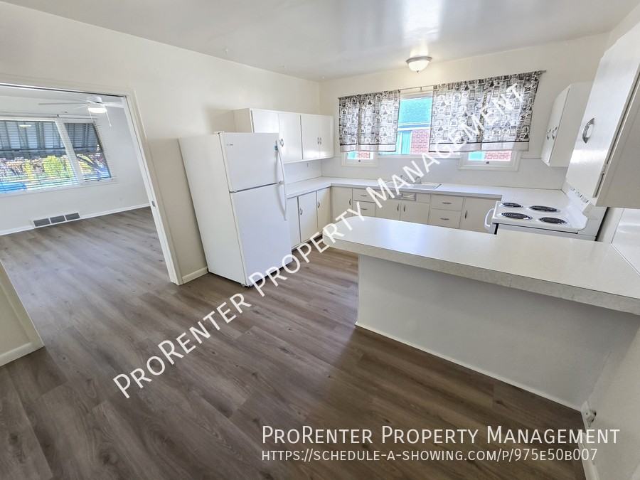 2338 Van Buren Avenue - Photo 4 of 16