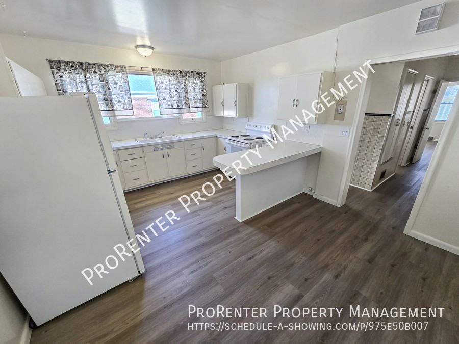 2338 Van Buren Avenue - Photo 5 of 16