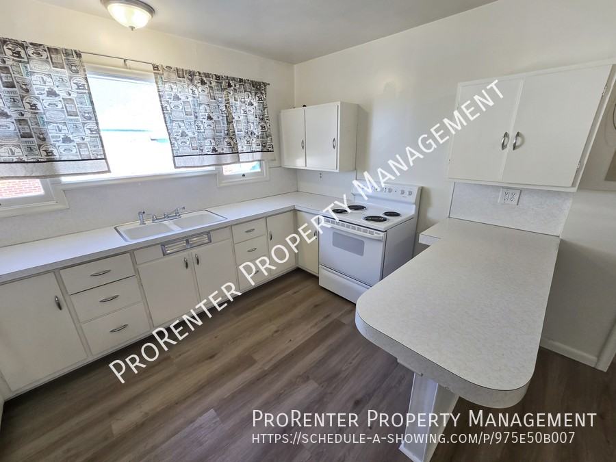 2338 Van Buren Avenue - Photo 6 of 16