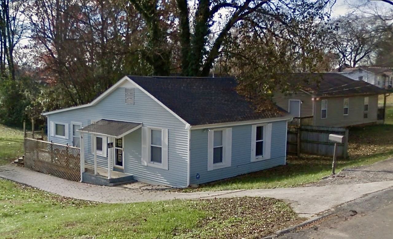 2110 Brown Ave - Photo 2 of 21