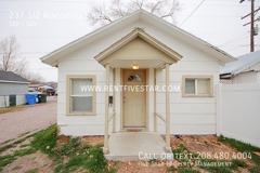 237 1/2 Roosevelt Ave - Photo 1 of 1