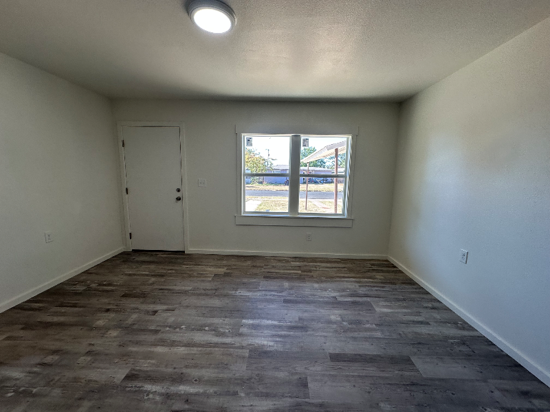 1904 63rd St - Photo 3 of 18