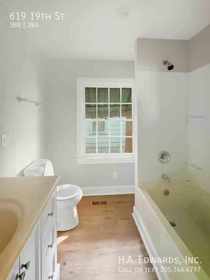 619 19th Street - Photo 5 of 10