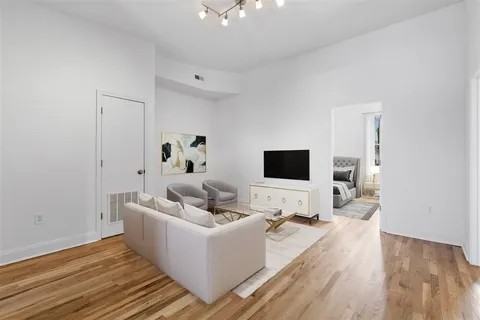 302 2nd Street #3