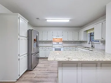 411 Bluebonnet St - Photo 4 of 9