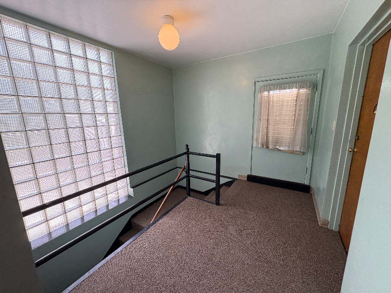 1000 Melrose Ave #1 - Photo 2 of 9