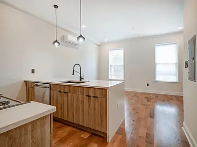 2841 W Diamond St #10 - Photo 3 of 16