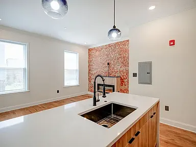 2841 W Diamond St #10 - Photo 5 of 16