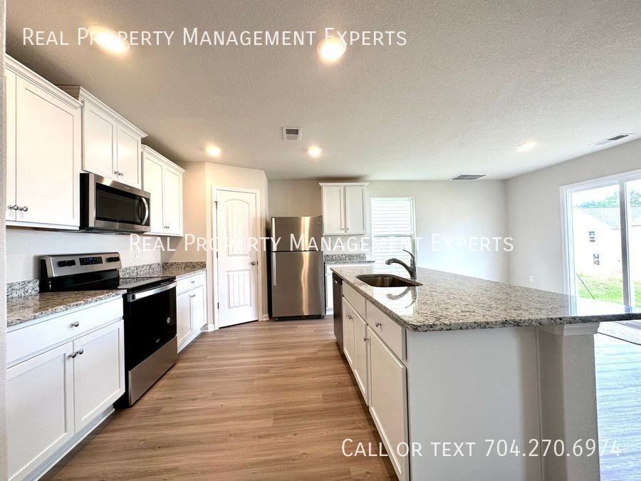 512 Hawley St - Photo 4 of 17