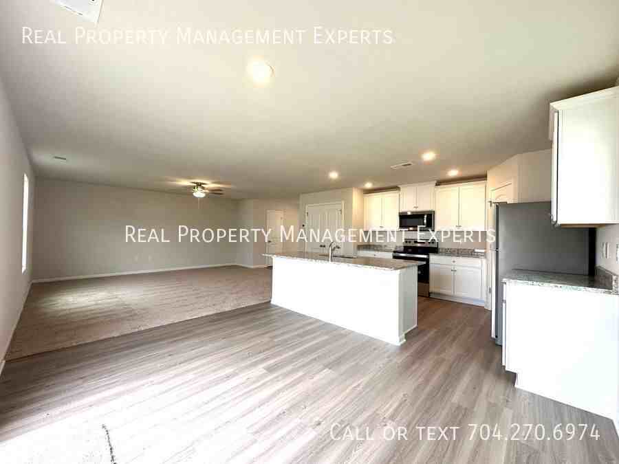 512 Hawley St - Photo 6 of 17