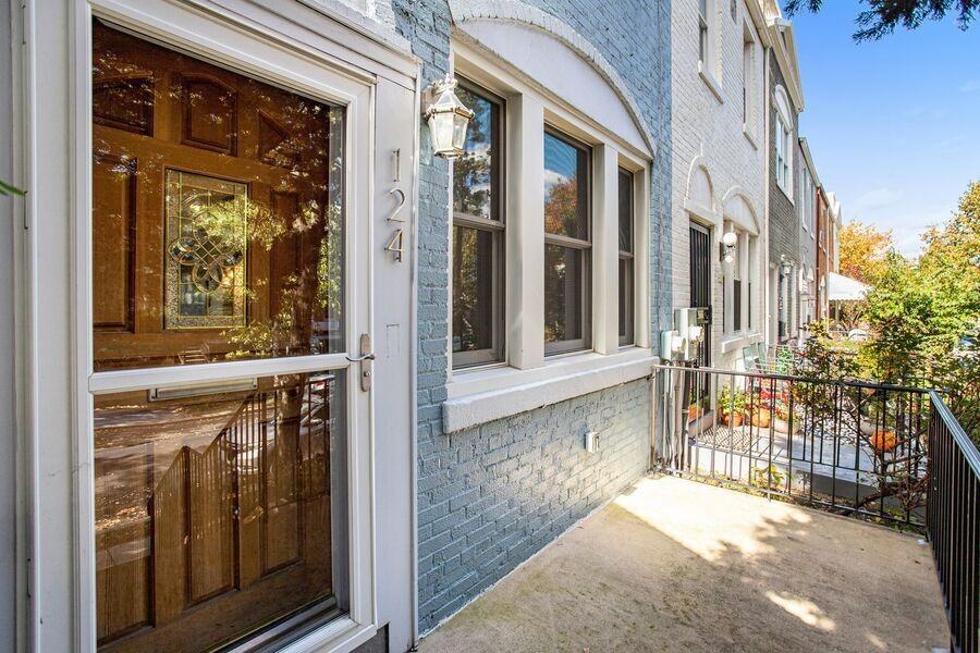 124 16th St Ne - Photo 3 of 50