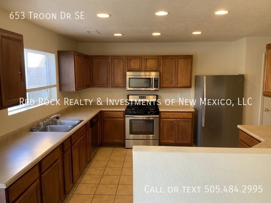 653 Troon Dr Se - Photo 6 of 22