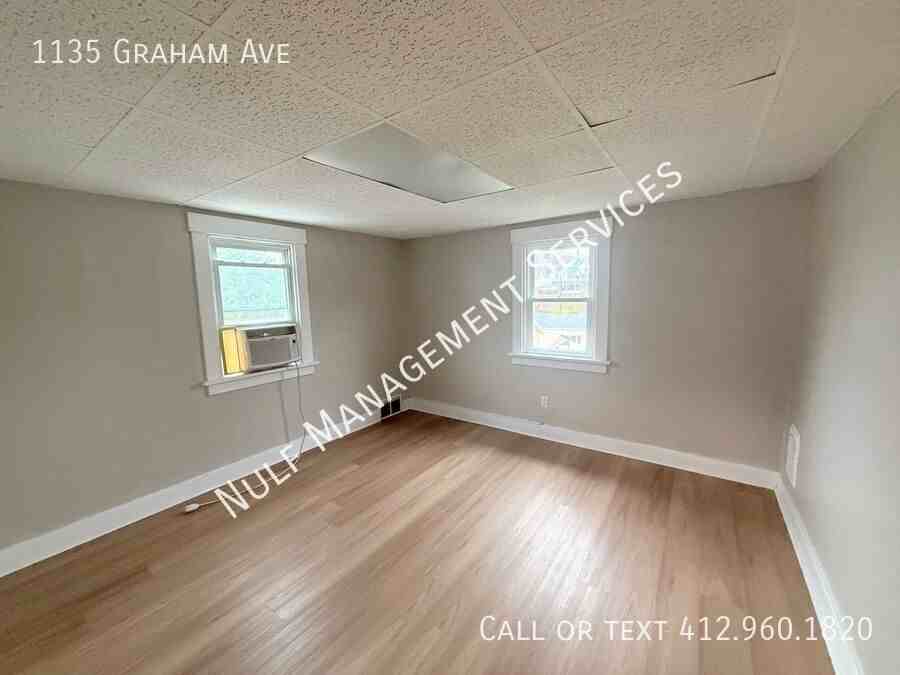 1135 Graham Avenue - Photo 6 of 7