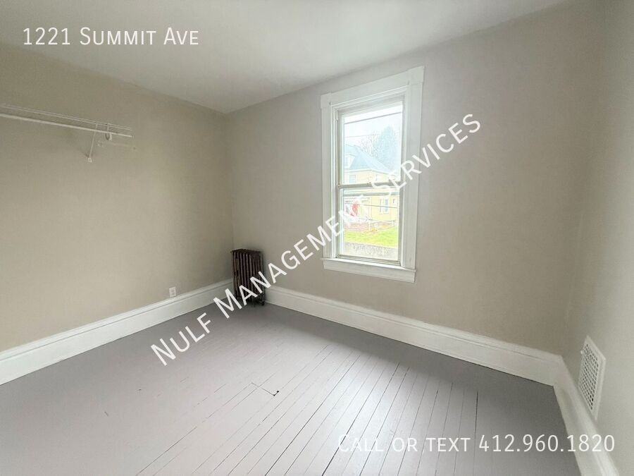 1221 Summit Avenue - Photo 7 of 9