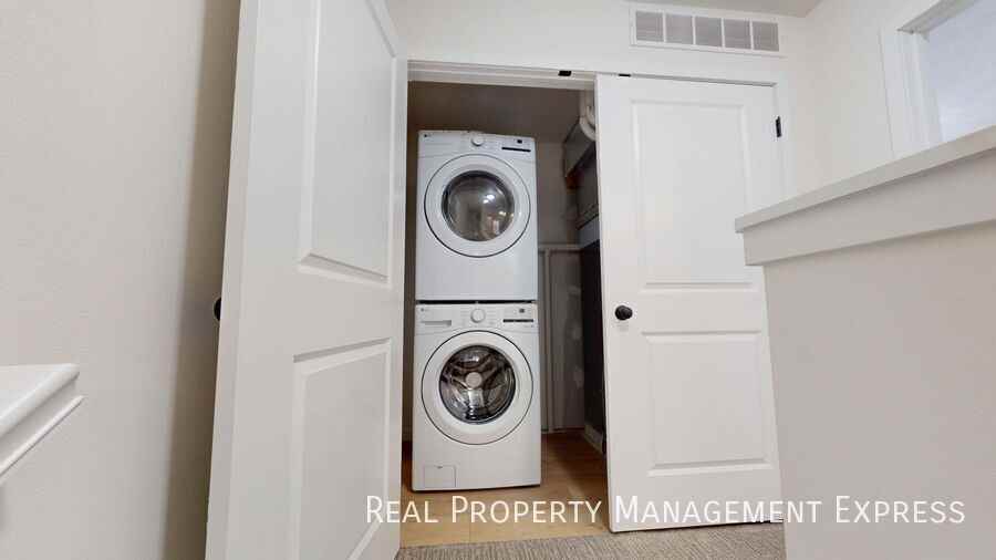 9606 West Tunis Drive - Photo 3 of 14