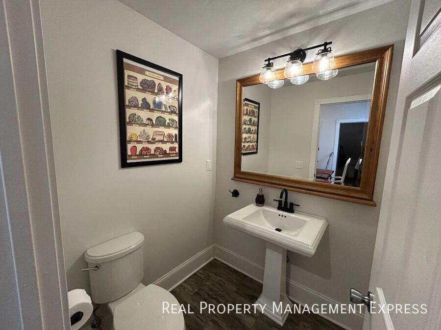 707 N Duluth Ave - Photo 5 of 17