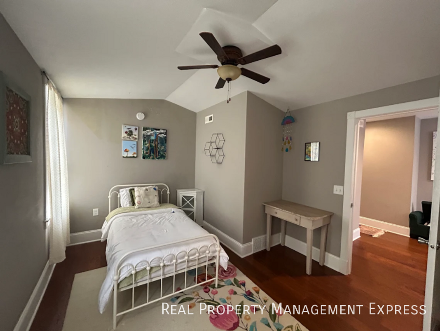 707 N Duluth Ave - Photo 7 of 17