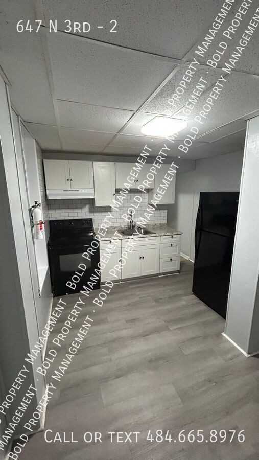 647 N 3rd St #2 - Photo 2 of 11