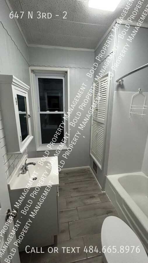 647 N 3rd St #2 - Photo 4 of 11