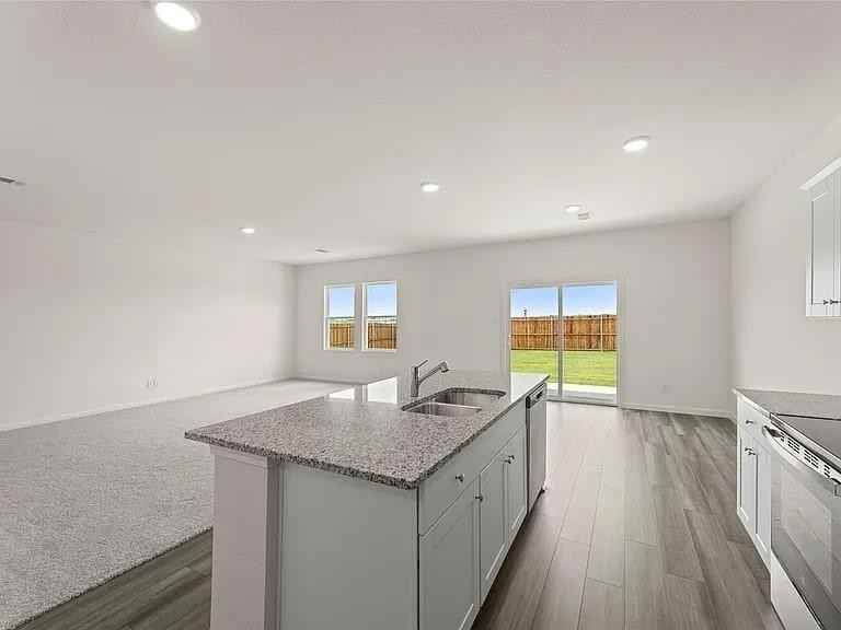 5909 Sahara Dr #5909 - Photo 6 of 21