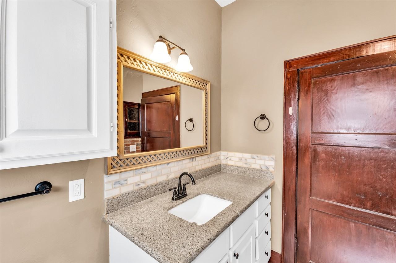 3010 Avenue Q #3010-3 - Photo 3 of 9