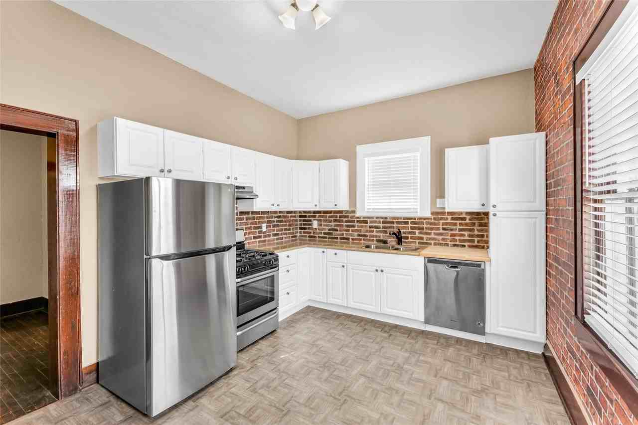 3010 Avenue Q #3010-3 - Photo 5 of 9